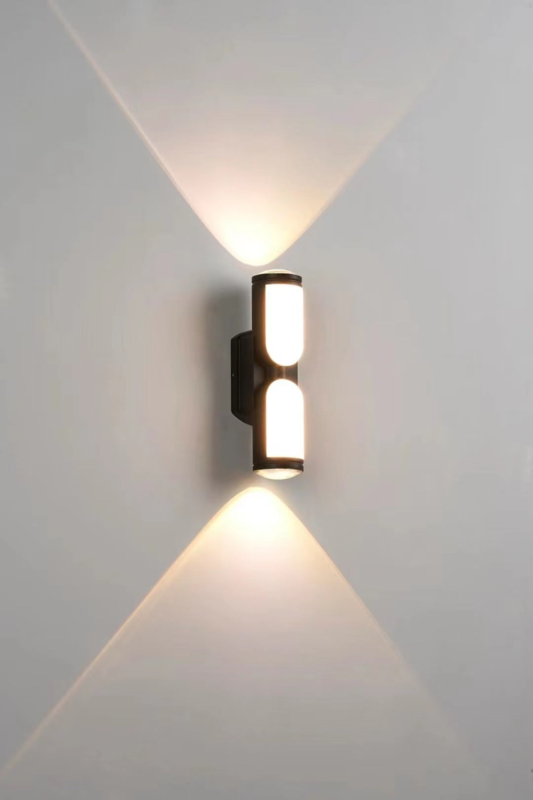 Outdoor Courtyard Wall Lamp – Warm Yellow IP65 Garden Light