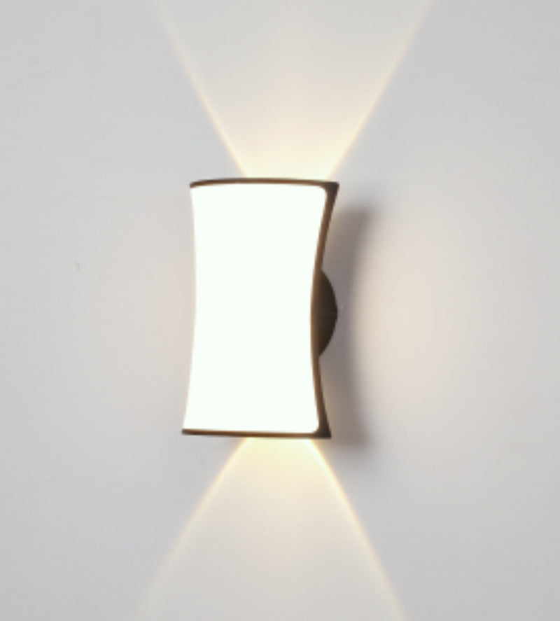 Outdoor Courtyard Wall Lamp – Warm Yellow IP65 Garden Light