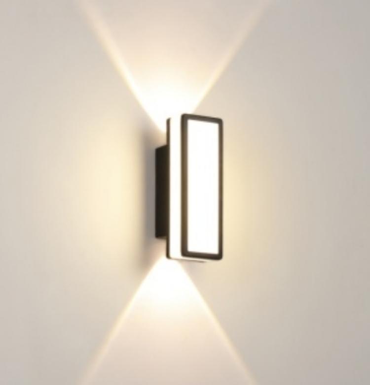 Outdoor Courtyard Wall Lamp – Warm Yellow IP65 Garden Light