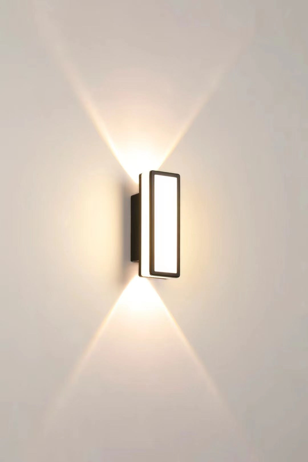 Outdoor Courtyard Wall Lamp – Warm Yellow IP65 Garden Light