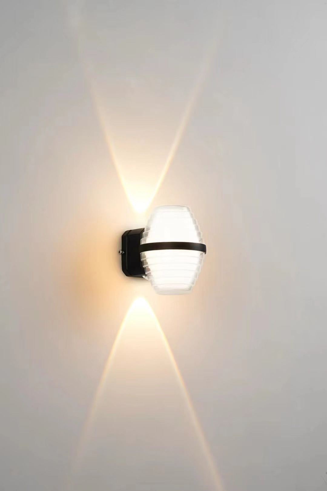 Outdoor Courtyard Wall Lamp – Warm Yellow IP65 Garden Light