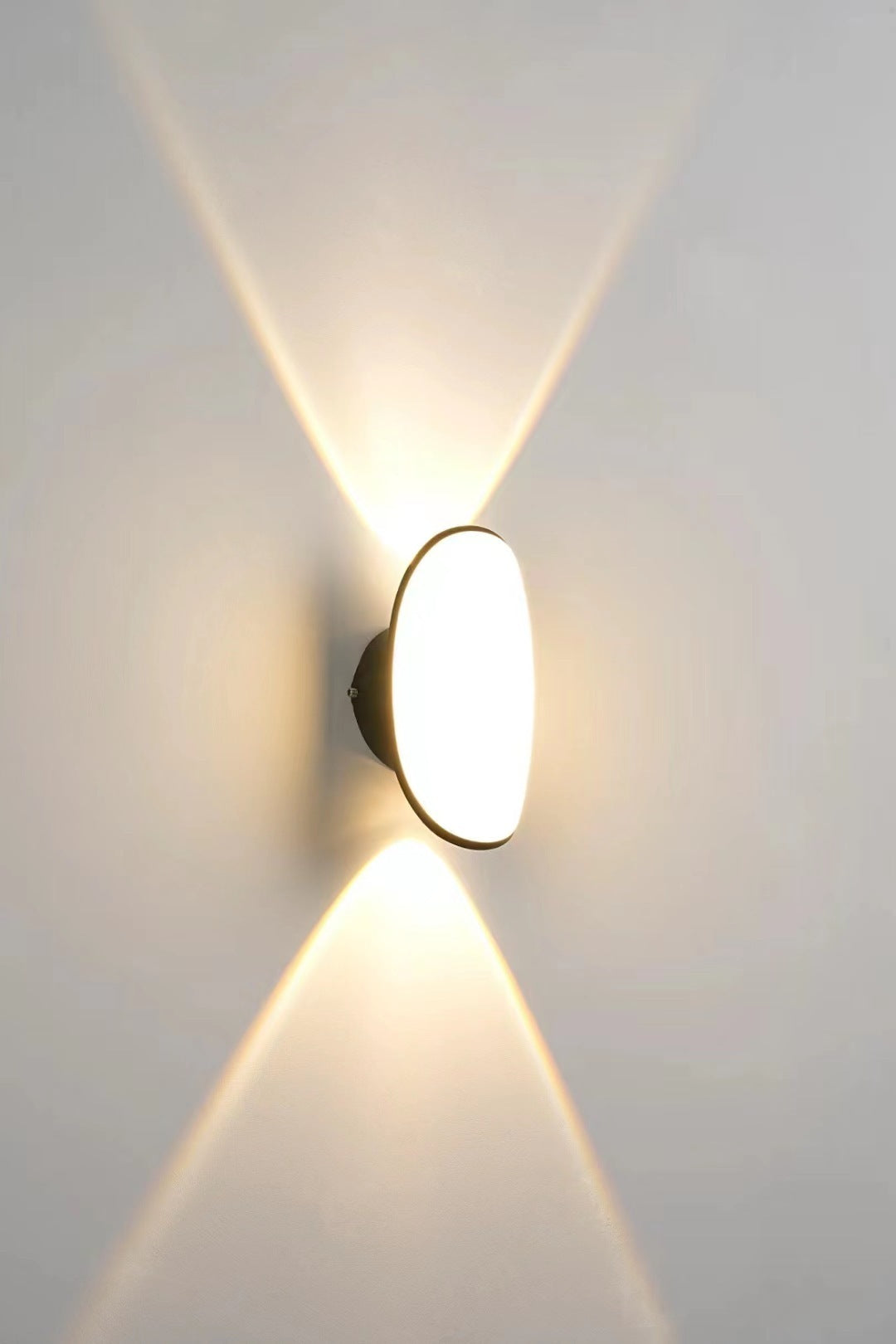 Outdoor Courtyard Wall Lamp – Warm Yellow IP65 Garden Light