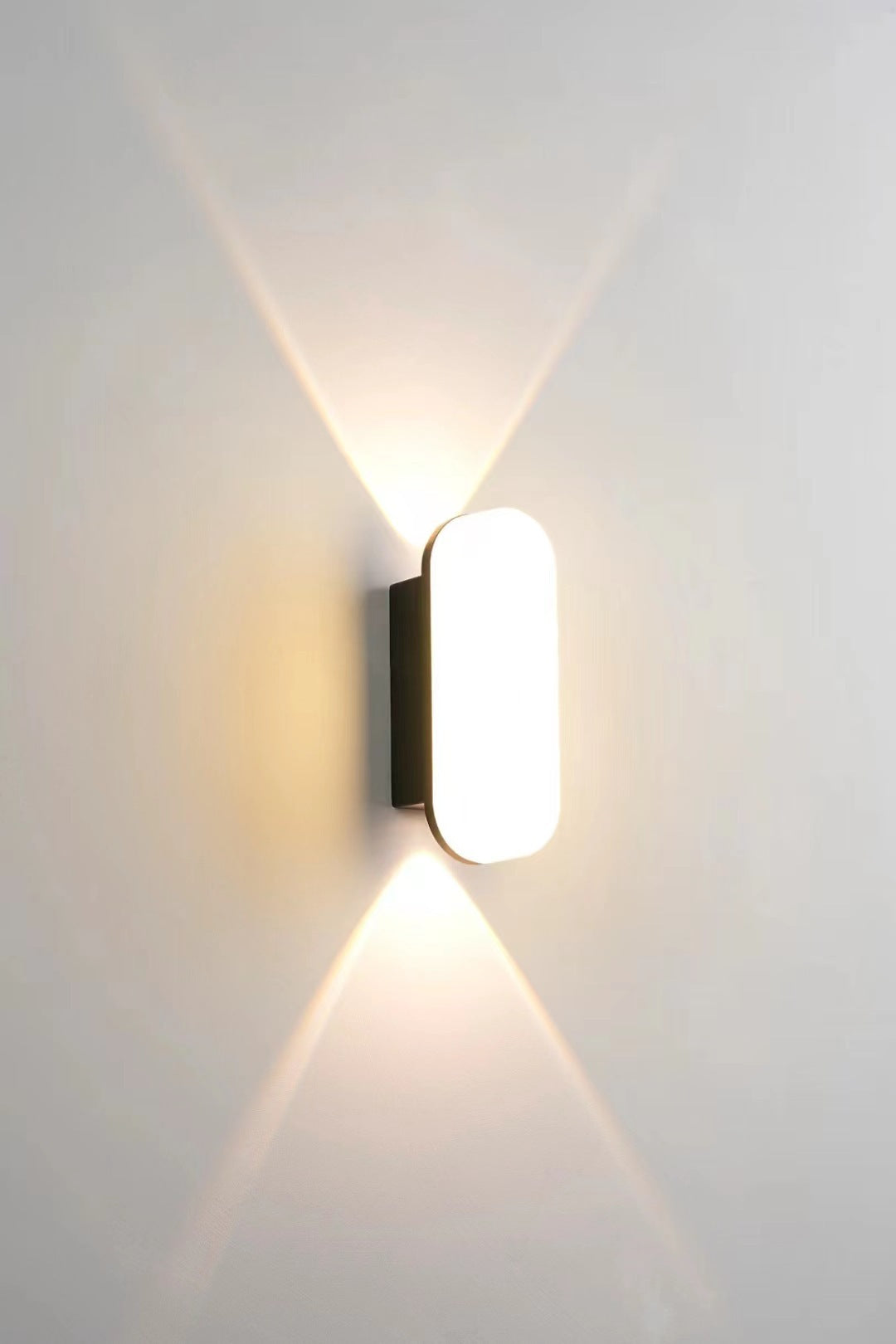Outdoor Courtyard Wall Lamp – Warm Yellow IP65 Garden Light