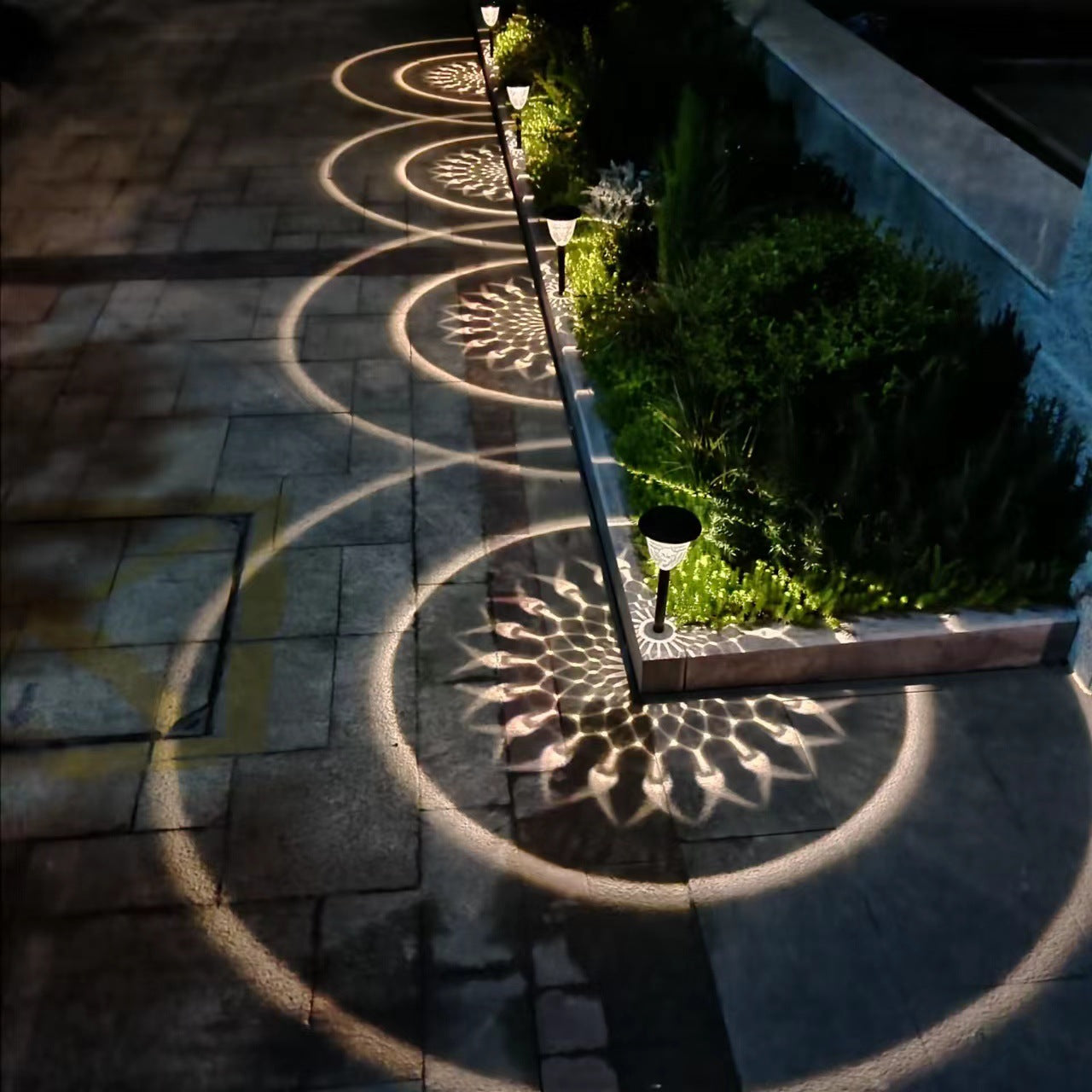 Solar Lawn Light – IP55 Waterproof Courtyard Garden Lamp
