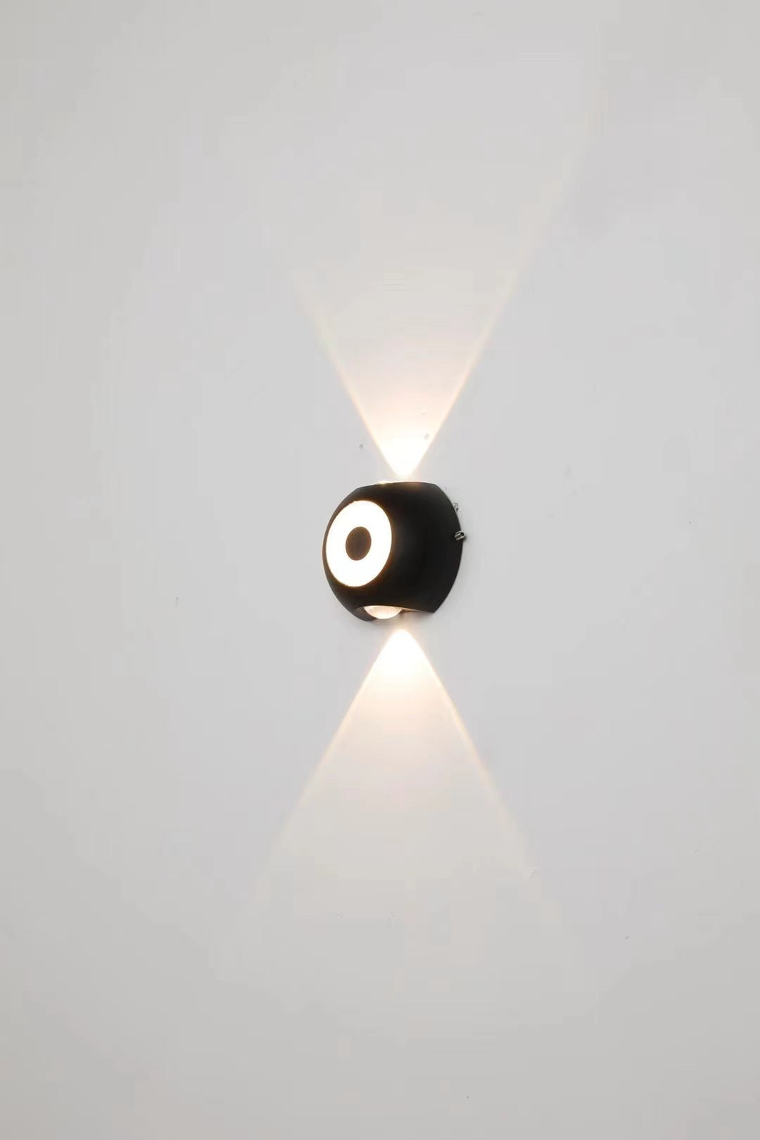 Outdoor Courtyard Wall Lamp – Warm Yellow IP65 Garden Light