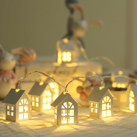 Nordic Small House Wooden LED Lighting Chain – Warm White, Battery/USB