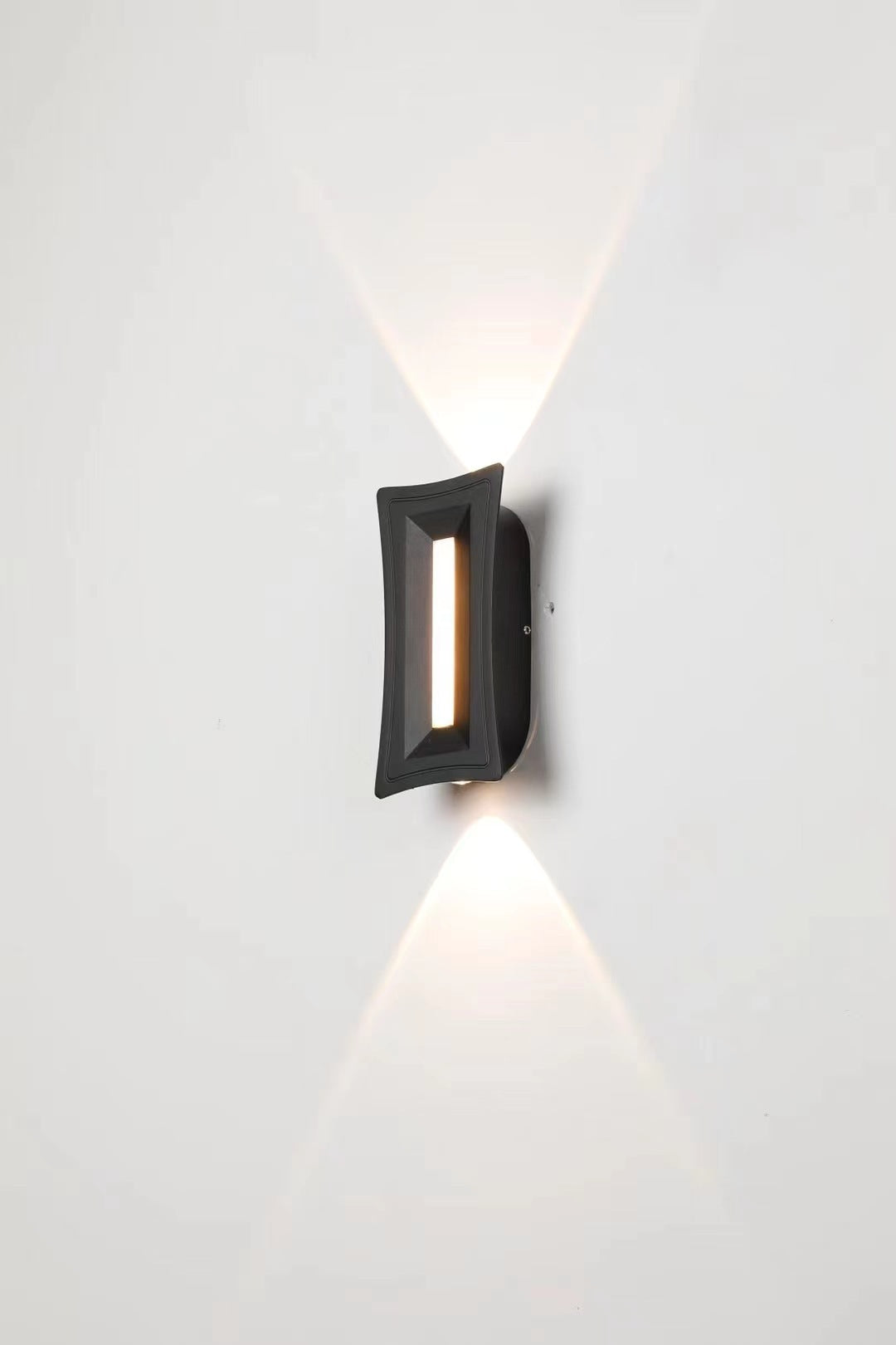 Outdoor Courtyard Wall Lamp – Warm Yellow IP65 Garden Light